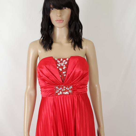 My Michelle red pleated dress - Picture 3 of 6